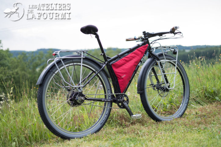 Surly Ogre Rohloff et Son Nice Rack Moloko La Fourmi