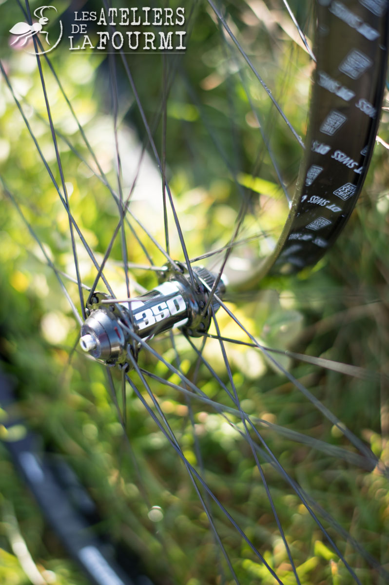 Montage de Roues Artisanales sur Mesures  Les ateliers de la Fourmi -  Artisanat du Cycle