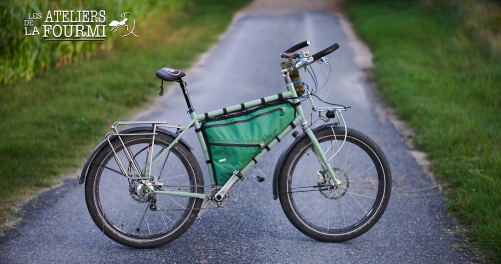 Vélo de voyage Hope Rohloff & Son sur kit cadre Surly Grappler